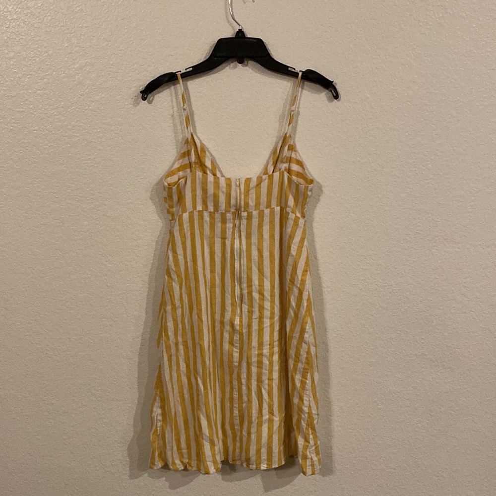 CAD, Size M - Picture 2 of 2